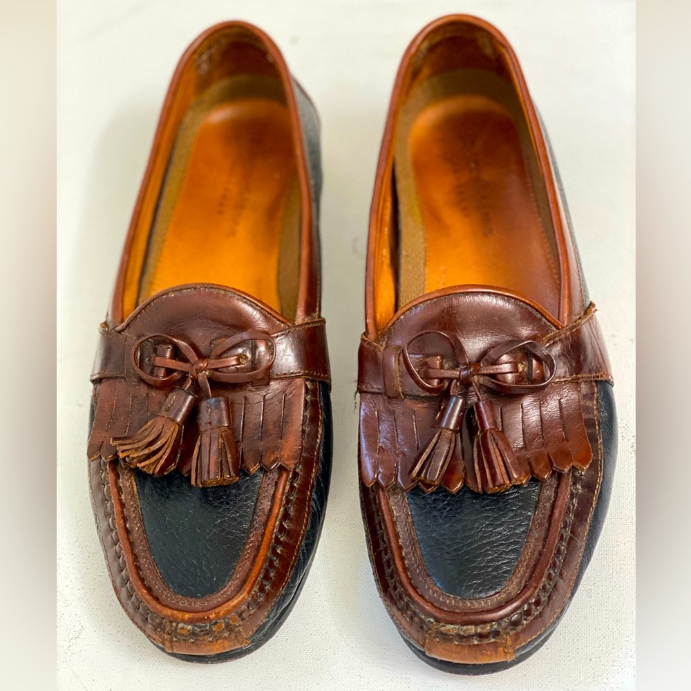 Johnston&Murphy passport shoes men’s kiltie tassels . Men US Size 11. Stylish!!!